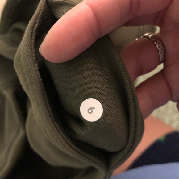 Lululemon Wunder Under cropped legging. - Picture 3 of 5